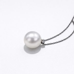 18K White Gold South Sea Pearl Diamond Necklace