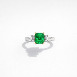 1.52ct Natural Emerald and Diamonds Ring